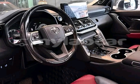 Buy Used Toyota Land Cruiser White Car in Luang Namtha in Luang Namtha Province Buy Used Toyota Land Cruiser White Car in Luang Namtha in Luang Namtha Province