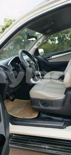 Big with watermark isuzu d max hi lander 2 dr luang namtha province luang namtha 7118