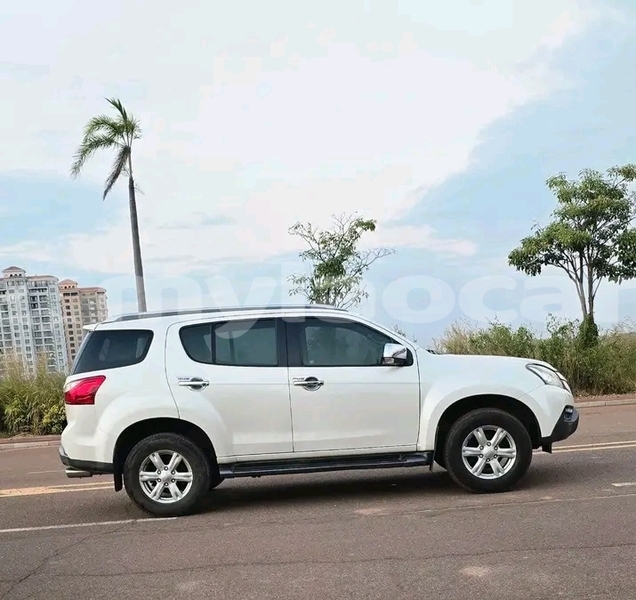 Big with watermark isuzu d max hi lander 2 dr luang namtha province luang namtha 7118