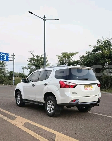 Big with watermark isuzu d max hi lander 2 dr luang namtha province luang namtha 7118