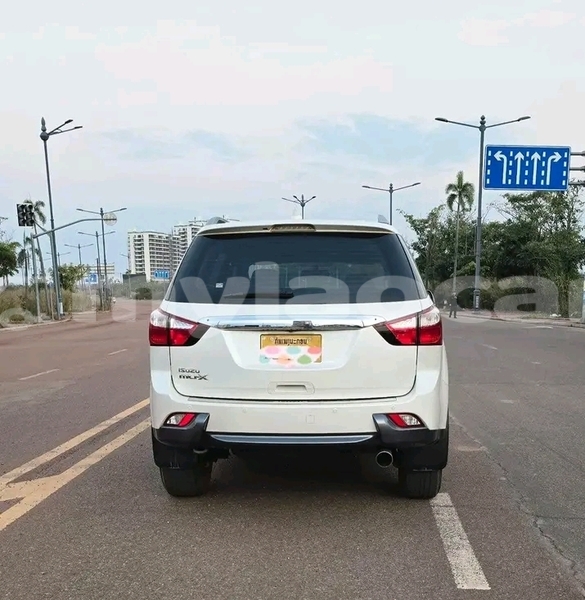 Big with watermark isuzu d max hi lander 2 dr luang namtha province luang namtha 7118