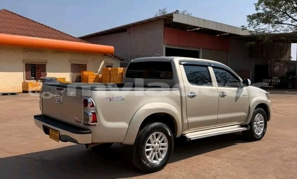 Buy Used Toyota Hilux Other Car in Import - Dubai in Attapeu Province Buy Used Toyota Hilux Other Car in Import - Dubai in Attapeu Province