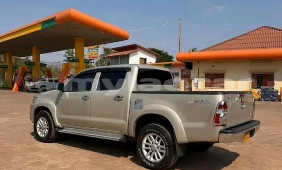 Buy Used Toyota Hilux Other Car in Import - Dubai in Attapeu Province Buy Used Toyota Hilux Other Car in Import - Dubai in Attapeu Province