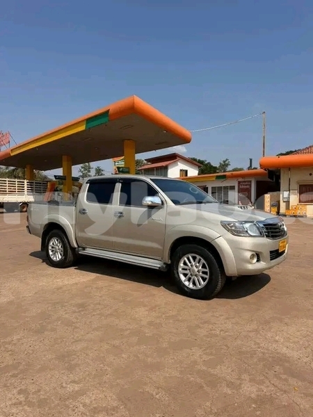 Big with watermark toyota hilux attapeu province import dubai 7119
