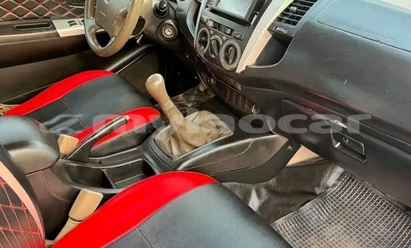 Buy Used Toyota Hilux White Car in Vientiane in Vientiane Province