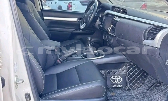 Buy Used Toyota 4Runner White Car in Vientiane in Vientiane Province