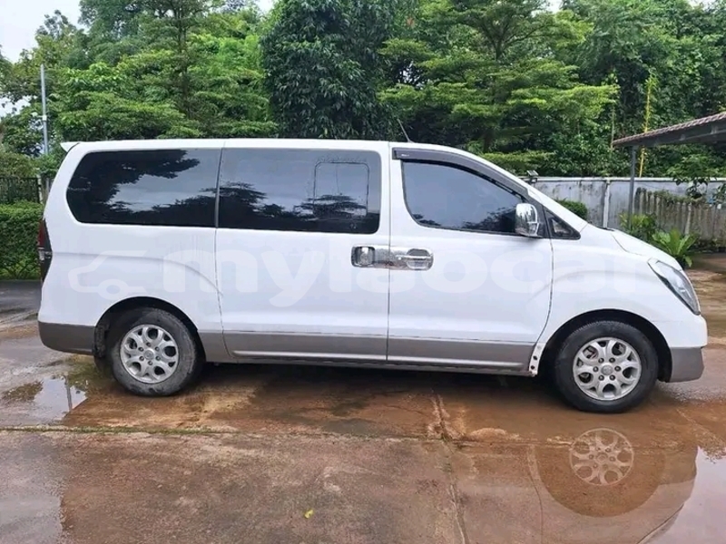 Big with watermark hyundai h1 khammouan province thakhek 7125
