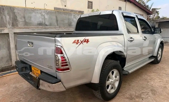 Buy Used Toyota Hiluxe Revo Other Car in Phongsaly in Phôngsali Province Buy Used Toyota Hiluxe Revo Other Car in Phongsaly in Phôngsali Province