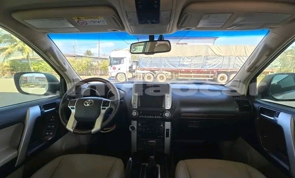 Buy Used Toyota Prado White Car in Thakhek in Khammouan Province Buy Used Toyota Prado White Car in Thakhek in Khammouan Province