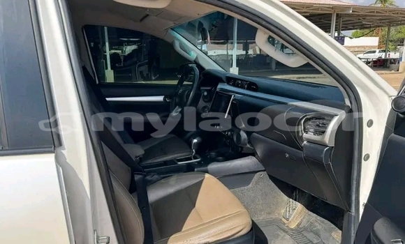 Buy Used Toyota Hilux White Car in Vientiane in Vientiane Province