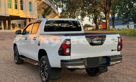 Buy Used Toyota 4Runner White Car in Vientiane in Vientiane Province Buy Used Toyota 4Runner White Car in Vientiane in Vientiane Province