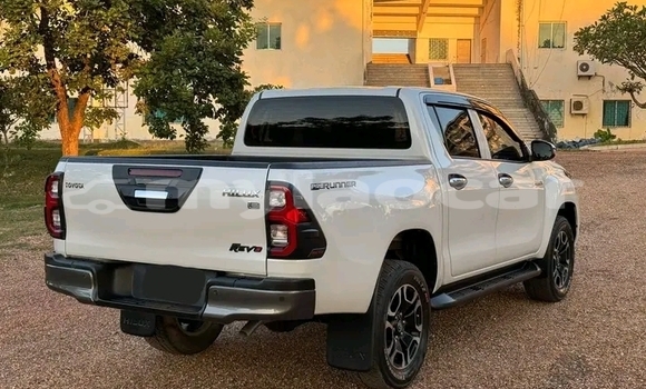 Buy Used Toyota 4Runner White Car in Vientiane in Vientiane Province Buy Used Toyota 4Runner White Car in Vientiane in Vientiane Province