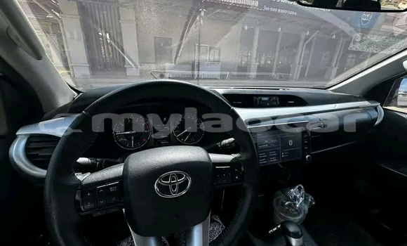 Buy Used Toyota Hiluxe VIGO White Car in Vientiane in Vientiane Province