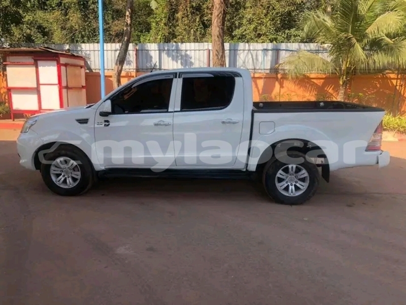Big with watermark toyota hilux savannakhet province savannakhet 7137