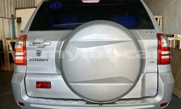 Buy Used Toyota RAV4 Silver Car in Vientiane in Vientiane Province Buy Used Toyota RAV4 Silver Car in Vientiane in Vientiane Province