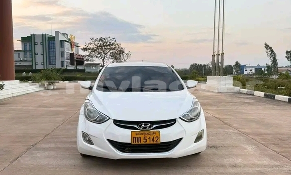 Buy Used Toyota Camry White Car in Vientiane in Vientiane Province Buy Used Toyota Camry White Car in Vientiane in Vientiane Province