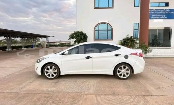 Buy Used Toyota Camry White Car in Vientiane in Vientiane Province Buy Used Toyota Camry White Car in Vientiane in Vientiane Province