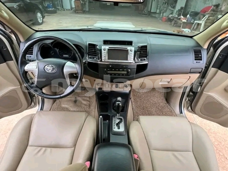 Big with watermark toyota rav4 vientiane province vientiane 7150