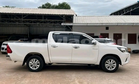 Buy Used Toyota Hilux White Car in Sainyabuli in Xaignabouli Province Buy Used Toyota Hilux White Car in Sainyabuli in Xaignabouli Province
