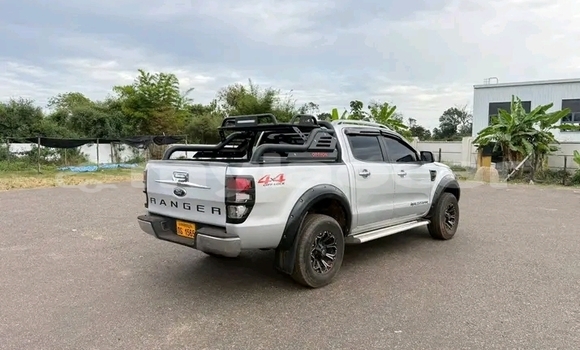 Buy Used Toyota Hiluxe VIGO White Car in Phonsavan in Xiangkhouang Province Buy Used Toyota Hiluxe VIGO White Car in Phonsavan in Xiangkhouang Province