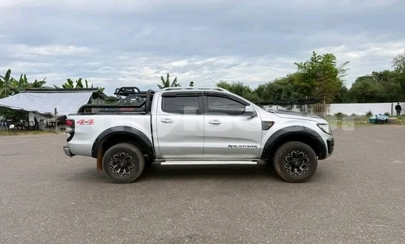 Buy Used Toyota Hiluxe VIGO White Car in Phonsavan in Xiangkhouang Province Buy Used Toyota Hiluxe VIGO White Car in Phonsavan in Xiangkhouang Province