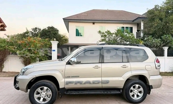 Buy Used Toyota Prado White Car in Luang Namtha in Luang Namtha Province Buy Used Toyota Prado White Car in Luang Namtha in Luang Namtha Province