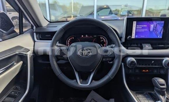 Buy Used Toyota RAV4 White Car in Luang Namtha in Luang Namtha Province Buy Used Toyota RAV4 White Car in Luang Namtha in Luang Namtha Province