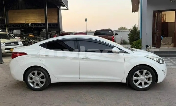 Buy Used Hyundai Elantra White Car in Vientiane in Vientiane Province Buy Used Hyundai Elantra White Car in Vientiane in Vientiane Province