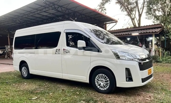 Buy Used Toyota Hiace White Car in Vientiane in Vientiane Province Buy Used Toyota Hiace White Car in Vientiane in Vientiane Province