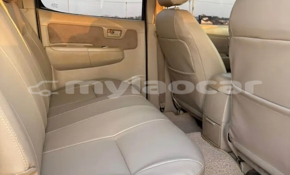 Buy Used Toyota Land Cruiser Other Car in Vientiane in Vientiane Province Buy Used Toyota Land Cruiser Other Car in Vientiane in Vientiane Province