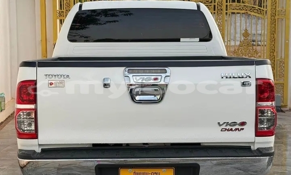 Buy Used Toyota Hilux White Car in Vientiane in Vientiane Province Buy Used Toyota Hilux White Car in Vientiane in Vientiane Province