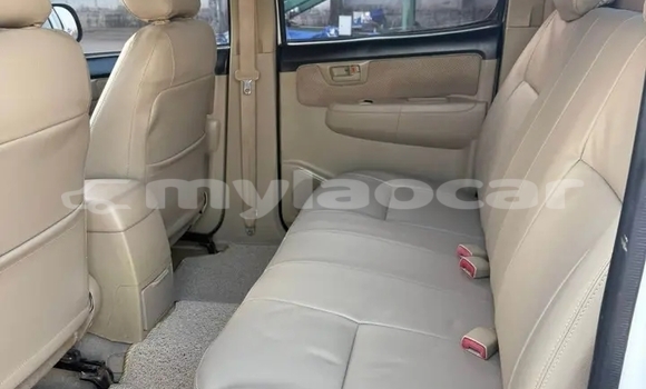 Buy Used Toyota Hiluxe VIGO White Car in Vientiane in Vientiane Province Buy Used Toyota Hiluxe VIGO White Car in Vientiane in Vientiane Province