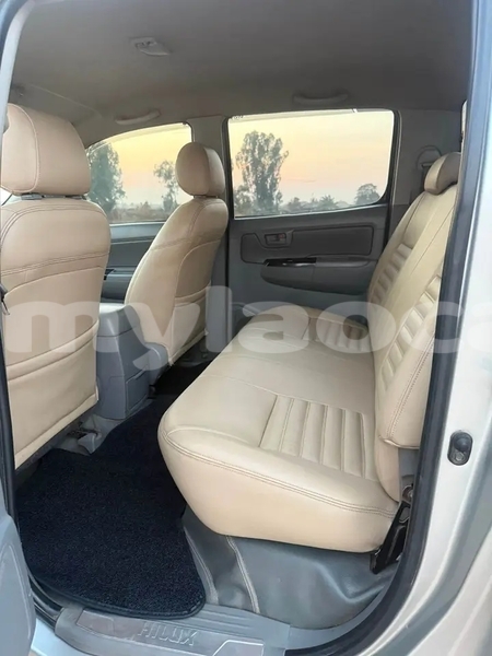 Big with watermark toyota vigo vientiane province vientiane 7180