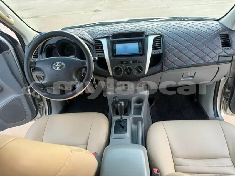 Big with watermark toyota vigo vientiane province vientiane 7180