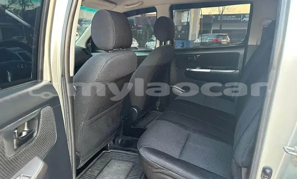 Buy Used Toyota Hilux Silver Car in Vientiane in Vientiane Province Buy Used Toyota Hilux Silver Car in Vientiane in Vientiane Province
