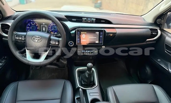 Buy Used Toyota Hiluxe Revo White Car in Vientiane in Vientiane Province Buy Used Toyota Hiluxe Revo White Car in Vientiane in Vientiane Province