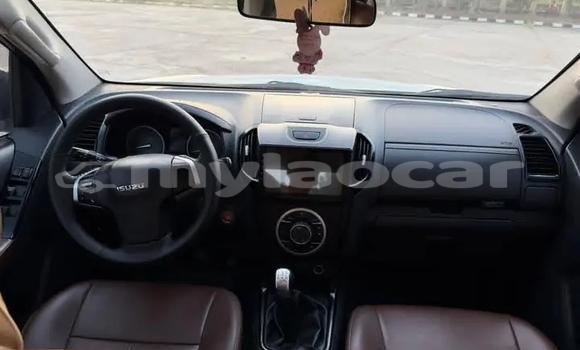 Buy Used Isuzu D–MAX White Car in Vientiane in Vientiane Province Buy Used Isuzu D–MAX White Car in Vientiane in Vientiane Province