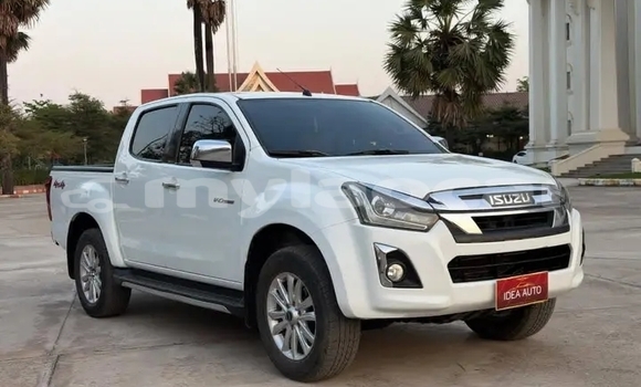 Buy Used Isuzu D–MAX White Car in Vientiane in Vientiane Province Buy Used Isuzu D–MAX White Car in Vientiane in Vientiane Province
