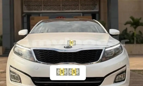 Buy Used Kia K5 White Car in Vientiane in Vientiane Province