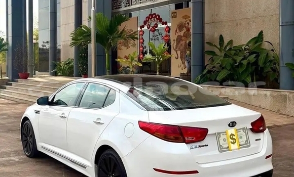 Buy Used Kia K5 White Car in Vientiane in Vientiane Province Buy Used Kia K5 White Car in Vientiane in Vientiane Province