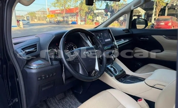 Buy Used Toyota Alphard Black Car in Saravan in Salavan Province Buy Used Toyota Alphard Black Car in Saravan in Salavan Province