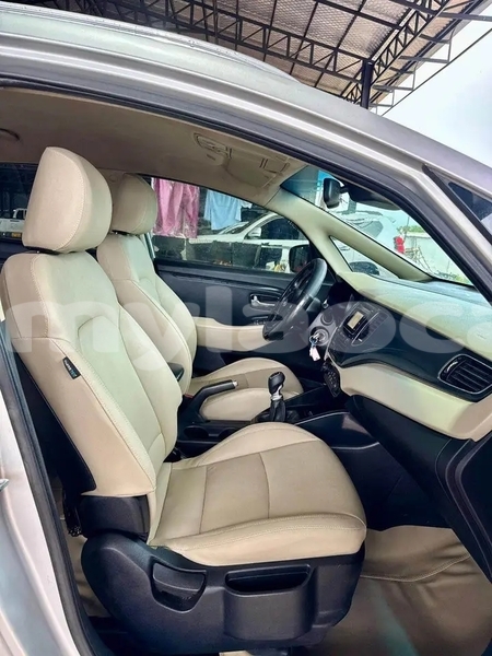 Big with watermark kia carens vientiane province vientiane 7194