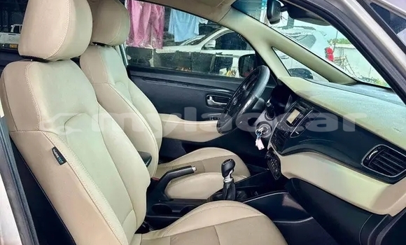 Buy Used Kia Carens Other Car in Vientiane in Vientiane Province Buy Used Kia Carens Other Car in Vientiane in Vientiane Province