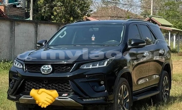 Buy Used Toyota Fortuner Black Car in Vientiane in Vientiane Province Buy Used Toyota Fortuner Black Car in Vientiane in Vientiane Province