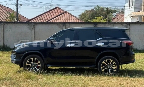 Buy Used Toyota Fortuner Black Car in Vientiane in Vientiane Province Buy Used Toyota Fortuner Black Car in Vientiane in Vientiane Province
