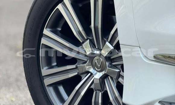 Acheter Occasion Voiture Lexus LX 570 Blanc à Thakhek, Khammouan Province Acheter Occasion Voiture Lexus LX 570 Blanc à Thakhek, Khammouan Province