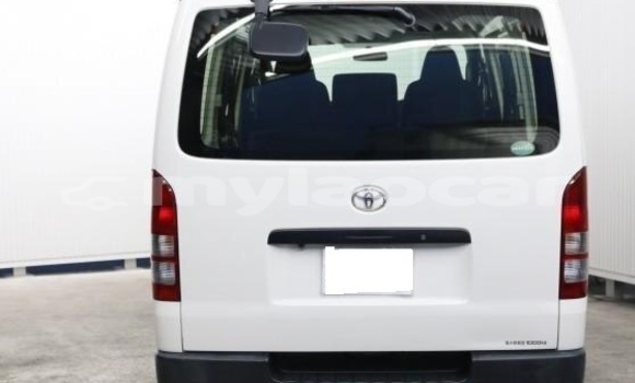 Buy Used Toyota Hiace White Car in Vientiane in Vientiane Province Buy Used Toyota Hiace White Car in Vientiane in Vientiane Province