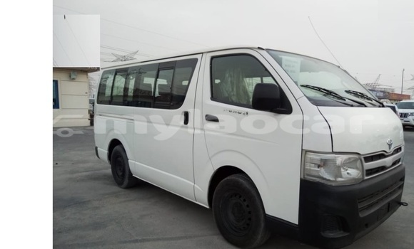 Buy Used Toyota Hiace White Car in Vientiane in Vientiane Province Buy Used Toyota Hiace White Car in Vientiane in Vientiane Province