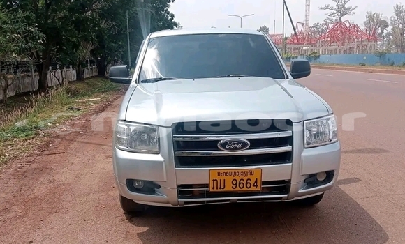 Buy Used FORD MUSTANG White Car in Vientiane in Vientiane Province Buy Used FORD MUSTANG White Car in Vientiane in Vientiane Province