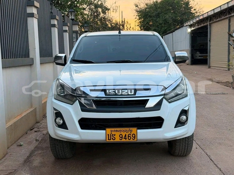 Big with watermark isuzu v cross 4x4 vientiane province vientiane 7215